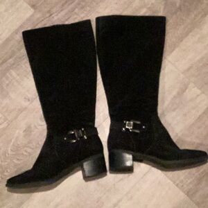 EUC Anne Klein wide calf boots